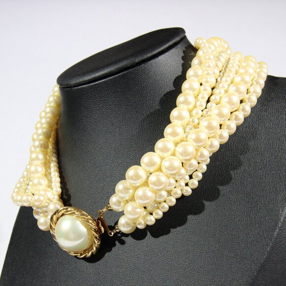 Vintage Carolee 8 Strand Faux Pearl Necklace, Still in Like New Condition - Picture 3 of 8